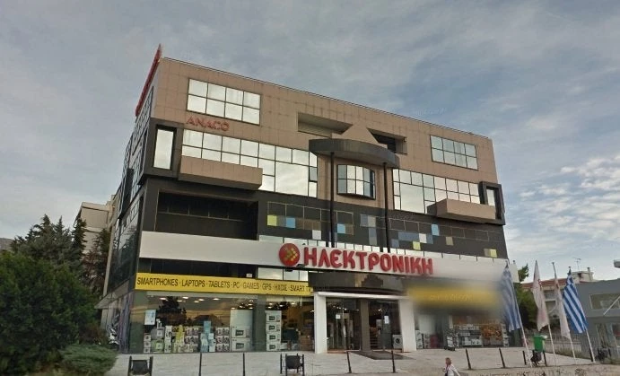 Στο «σφυρί» δύο ακίνητα της Ηλεκτρονικής – Τι γίνεται με το στοκ των 100.000 συσκευών